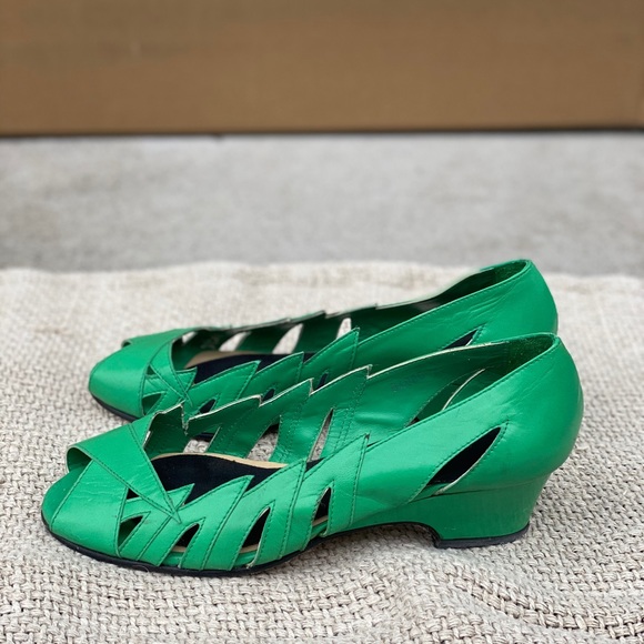 Eley Kishimoto Kelly green lighting pumps - Picture 6 of 8
